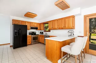 8 Phoebee Ln, Brookfield, CT 06804 - Photo 13