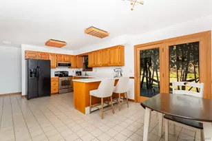 8 Phoebee Ln, Brookfield, CT 06804 - Photo 15