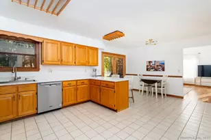 8 Phoebee Ln, Brookfield, CT 06804 - Photo 11