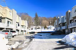 61 Meetinghouse Village, Meriden, CT 06450 - Photo 9