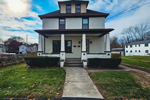 581 Center St, Wallingford, CT 06492 - Photo 1