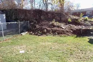 165 Yaremich Dr, Bridgeport, CT 06606 - Photo 9