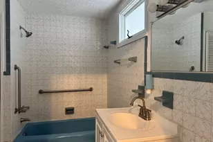 704 Highland Ave, Waterbury, CT 06708 - Photo 15