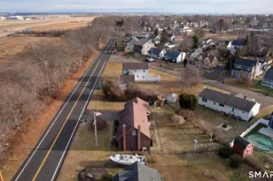 559 Oak Bluff Ave, Stratford, CT 06615 - Photo 11