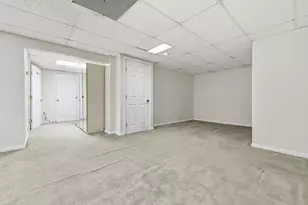 25 Hamden Hills Dr, Hamden, CT 06518 - Photo 13