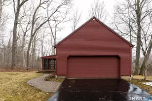 40 Deerfield Dr, Guilford, CT 06437 - Photo 5