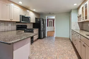 12 Haviland Rd, Bloomfield, CT 06002 - Photo 17