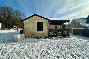 34 Hillside St, Meriden, CT 06451 - Photo 3