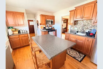 108 Commonwealth Avenue, New Britain, CT 06053 - Photo 11