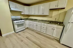 92 W Main St, Vernon, CT 06066 - Photo 3