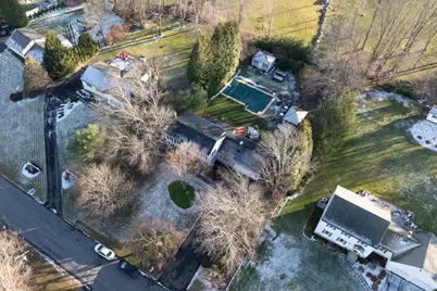 51 Cross Road, Middlebury, CT 06762 - Photo 1