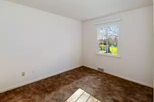 136 Knobloch Ln, Stamford, CT 06902 - Photo 15