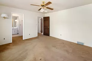 136 Knobloch Ln, Stamford, CT 06902 - Photo 23