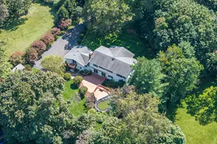 136 Knobloch Ln, Stamford, CT 06902 - Photo 33
