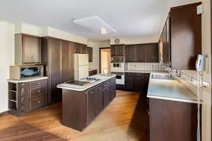 136 Knobloch Ln, Stamford, CT 06902 - Photo 11