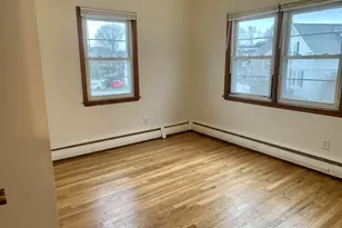 642 Beechmont Ave, Bridgeport, CT 06606 - Photo 9