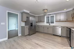 87 Melrose Ave, Waterbury, CT 06705 - Photo 11