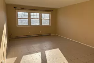 39 Hoffman Ct, Wallingford, CT 06492 - Photo 5