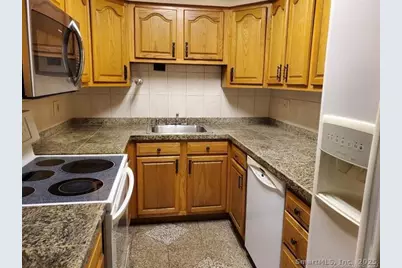 38 Padanaram Avenue #20-B, Danbury, CT 06811 - Photo 5