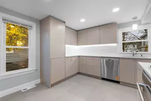 21 Ormond St, Milford, CT 06461 - Photo 13