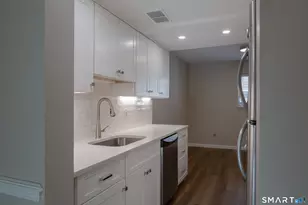 151 Knapps Hwy, Fairfield, CT 06825 - Photo 9