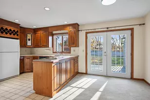 611 Ocean Ave, New London, CT 06320 - Photo 7