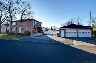 139 Phyllis Dr, Naugatuck, CT 06770 - Photo 3