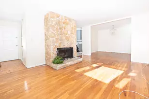 70 Pleasantview Ave, Bridgeport, CT 06606 - Photo 7