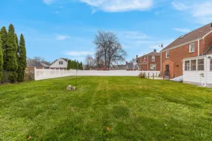 281 Brown St, Hartford, CT 06114 - Photo 3