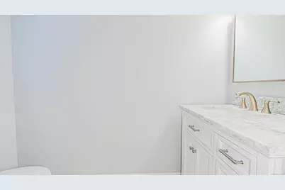 206 Huntington Turnpike, Bridgeport, CT 06610 - Photo 11