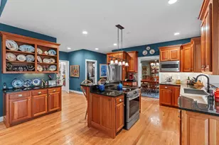 18 Daniel Cir, Suffield, CT 06078 - Photo 9