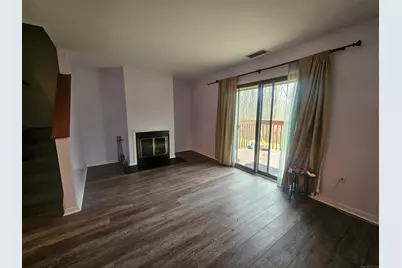 135 Village Square Drive #APT 1, New Britain, CT 06053 - Photo 7