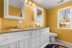 69 Glen Cir, Bridgeport, CT 06610 - Photo 23