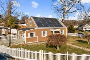 69 Glen Cir, Bridgeport, CT 06610 - Photo 3