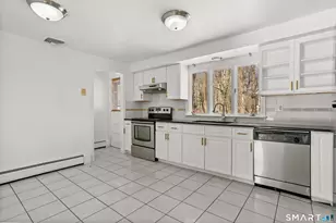 37 Kitcher Ct, Trumbull, CT 06611 - Photo 9