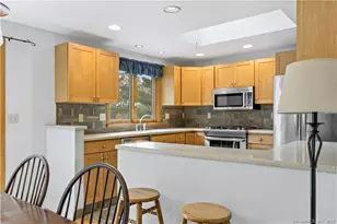 4 Woodvale Rd Ext, Branford, CT 06405 - Photo 5