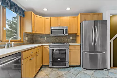 4 Woodvale Rd Extension, Branford, CT 06405 - Photo 7