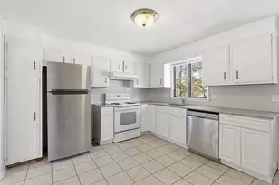 8 Cherryfield Dr, West Hartford, CT 06107 - Photo 11