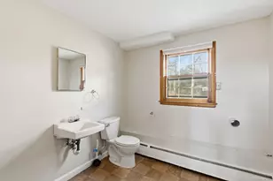 8 Cherryfield Dr, West Hartford, CT 06107 - Photo 25