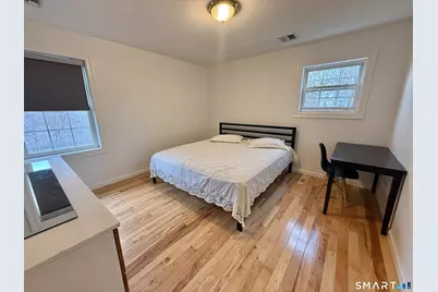 70 Renwick Place, Bridgeport, CT 06604 - Photo 15