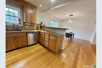 70 Renwick Place, Bridgeport, CT 06604 - Photo 9