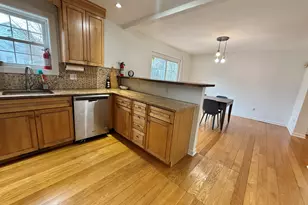 70 Renwick Pl, Bridgeport, CT 06604 - Photo 9