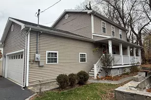 70 Renwick Pl, Bridgeport, CT 06604 - Photo 1