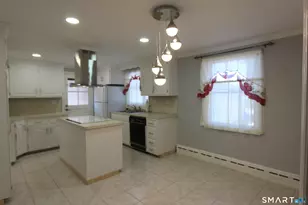 98 Shadycrest Dr, East Hartford, CT 06118 - Photo 5