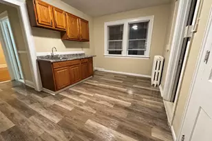 75 Whitmore St, Hartford, CT 06114 - Photo 3