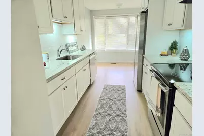 3 Acorn Glen #3, Avon, CT 06001 - Photo 7