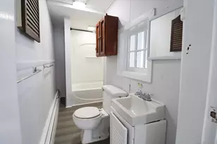 48 Golden St, Norwich, CT 06360 - Photo 3