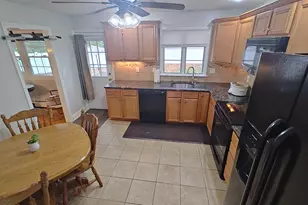 56 Dessa Dr, Hamden, CT 06517 - Photo 17