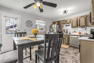 35 Kent Avenue, Bridgeport, CT 06610 - Photo 9