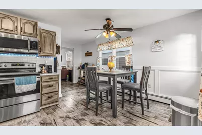 35 Kent Avenue, Bridgeport, CT 06610 - Photo 7